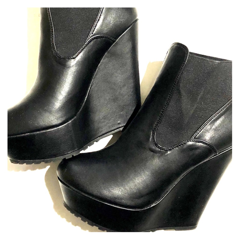 Bamboo Women’s Ankle Booties✨
